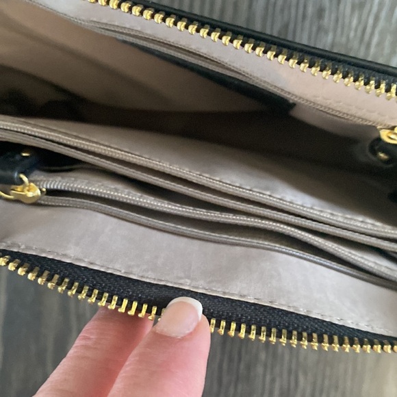 NWOTšANN KLIEN CROSSBODYšF-1 - Picture 2 of 3